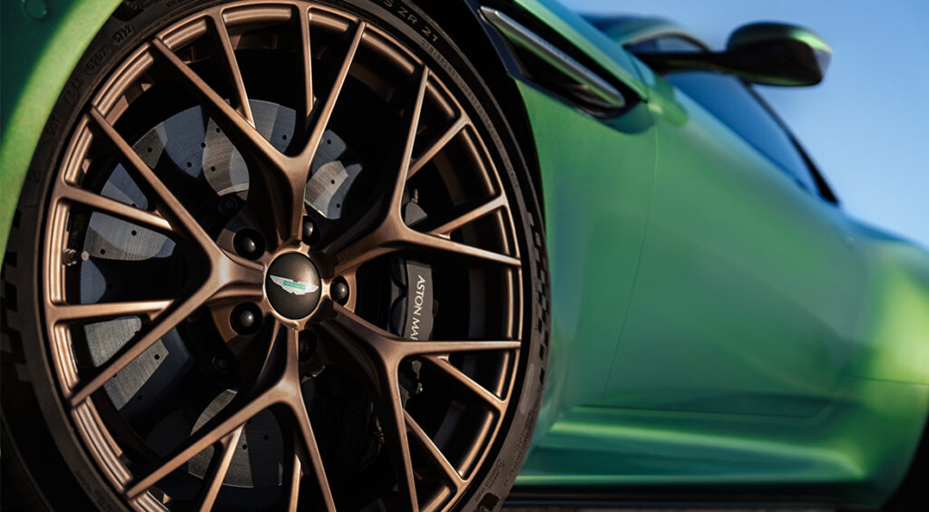 LCLG-22847-AstonMartinDB12Page-Carousel4